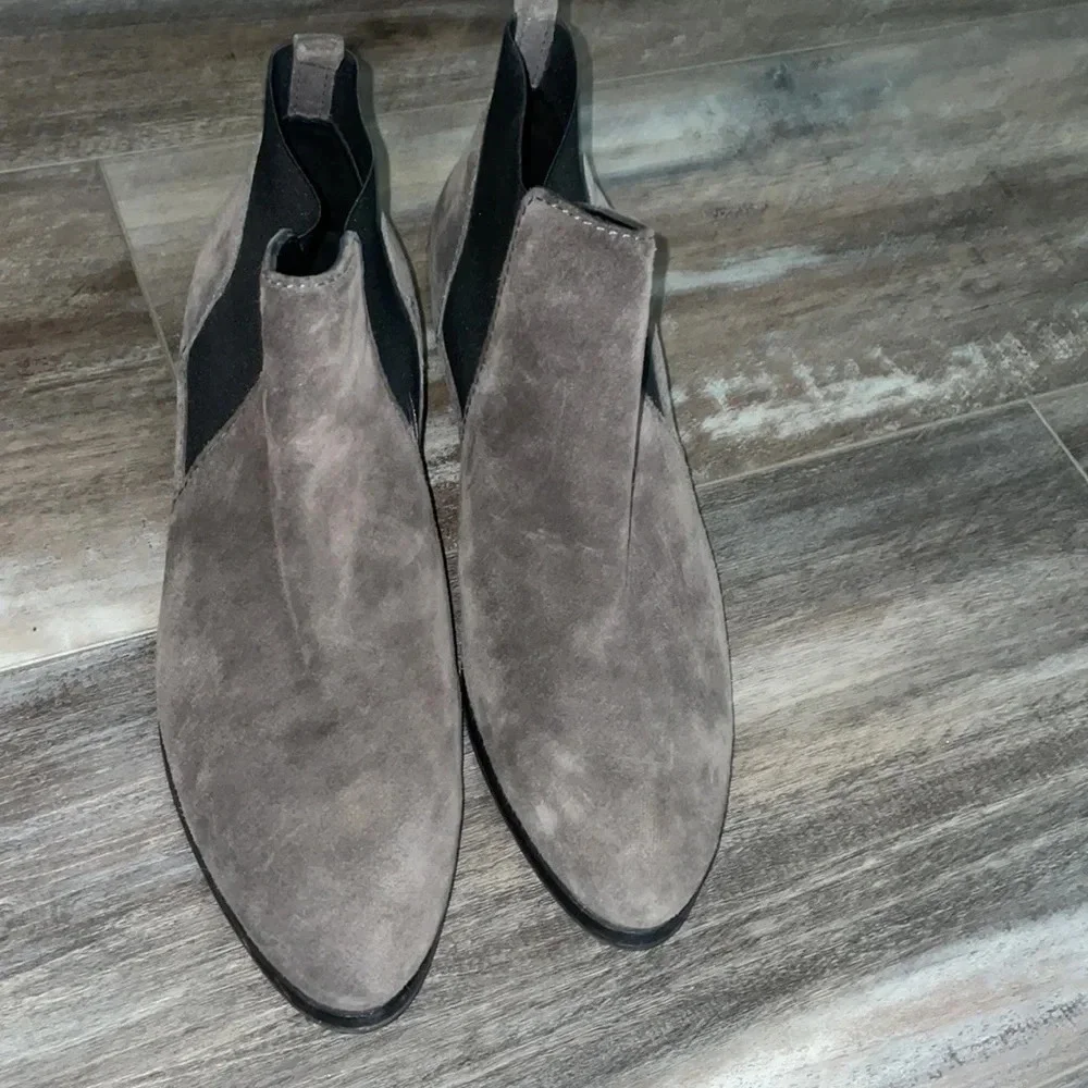Aquatalia Gray Suede Ankle Boots size 9